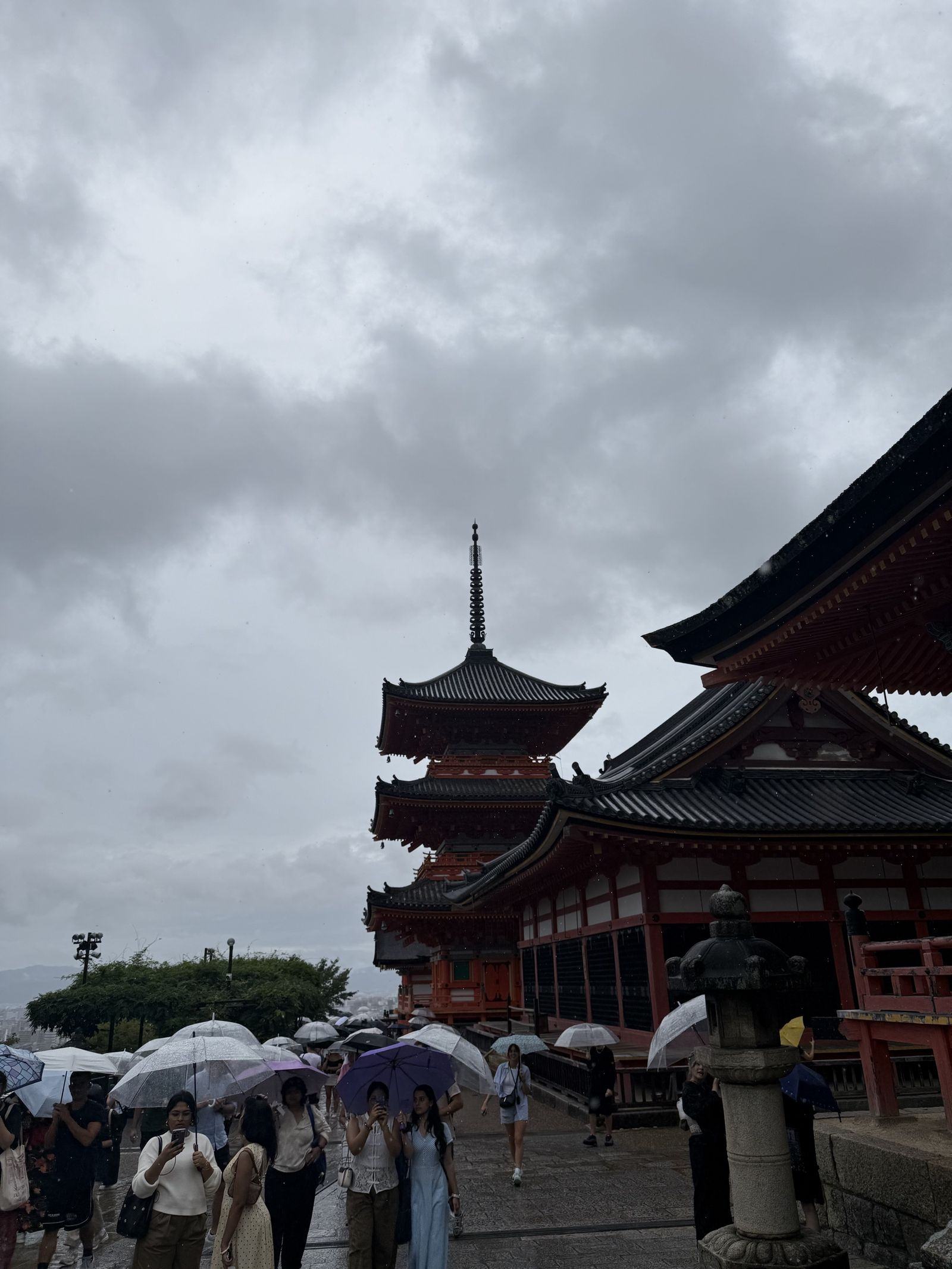 朱红三重塔