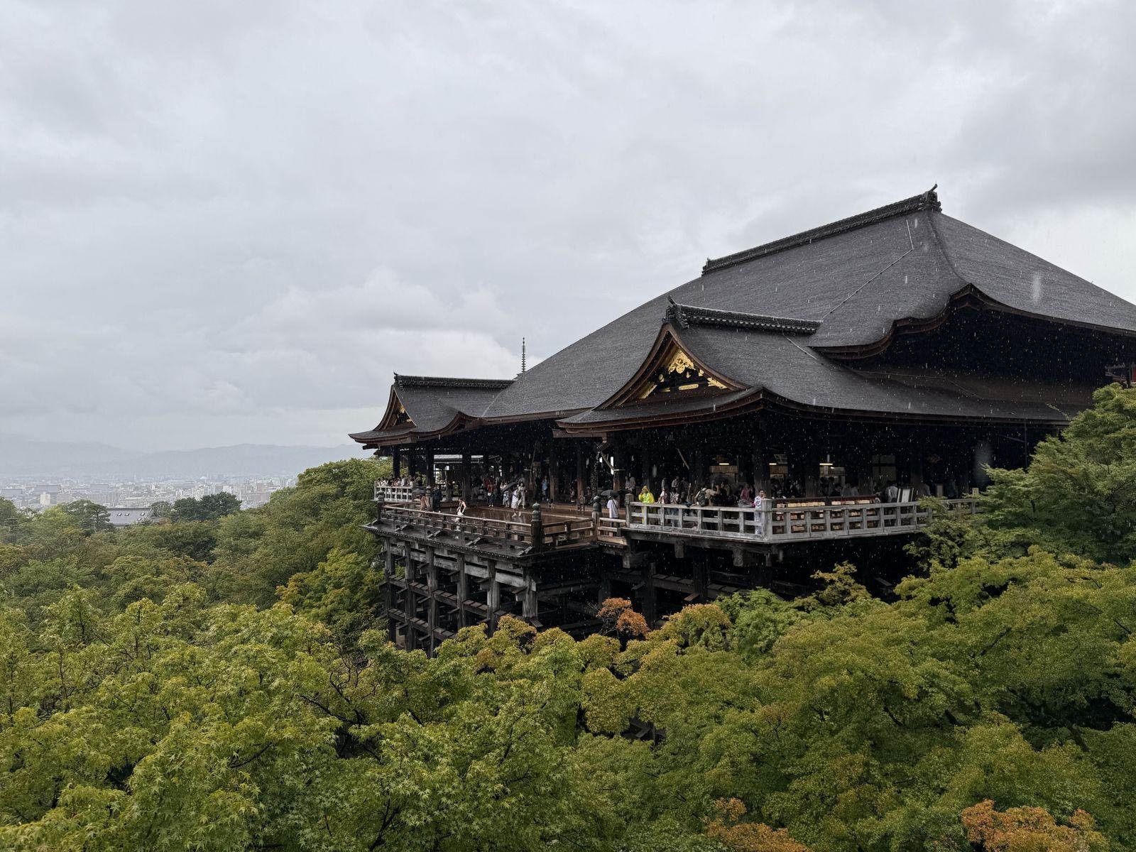 本堂侧面